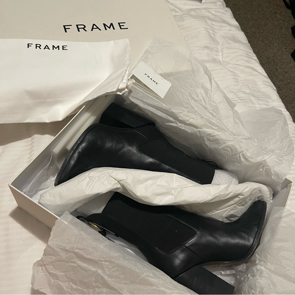 FRAME Boots with Box and Dust Bag - Picture 4 of 11